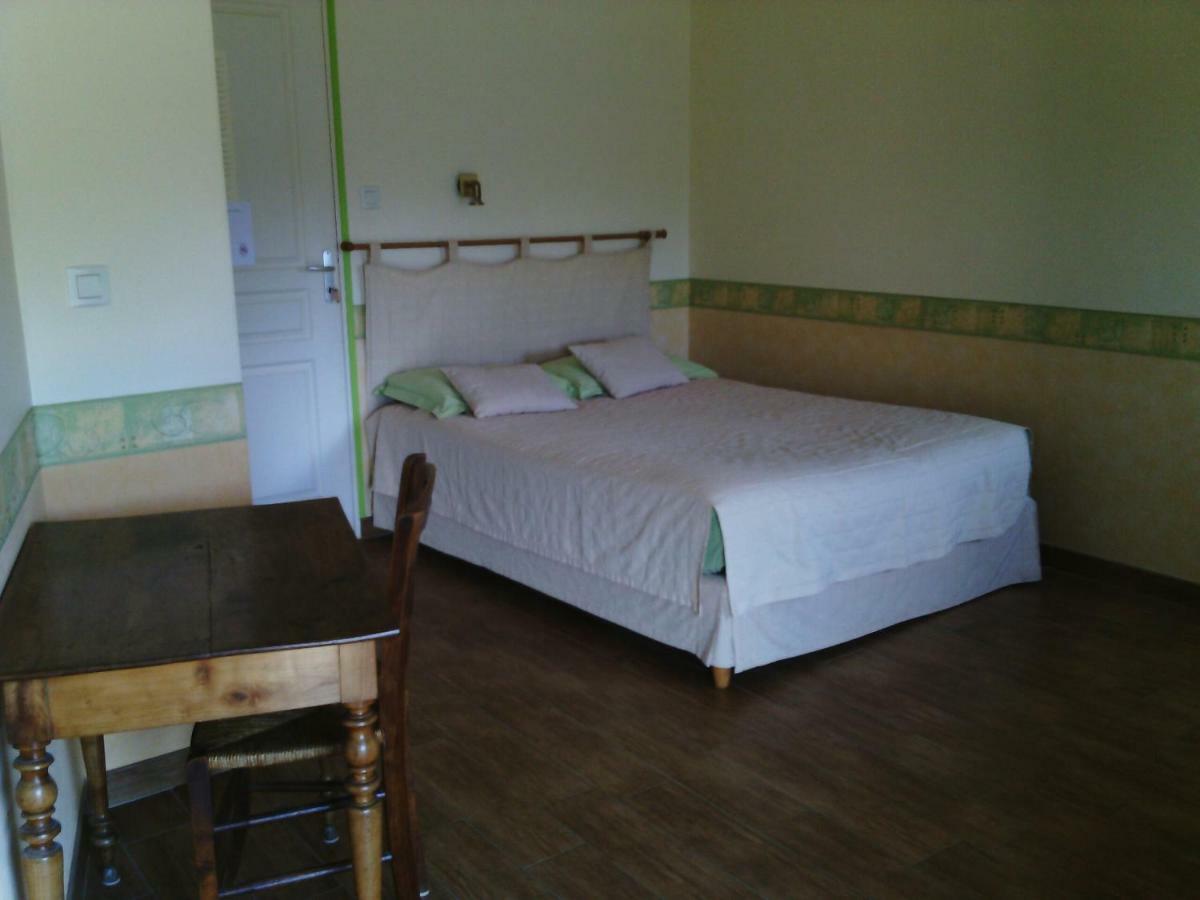La Roche Bed & Breakfast Saint-Etienne-en-Cogles Luaran gambar
